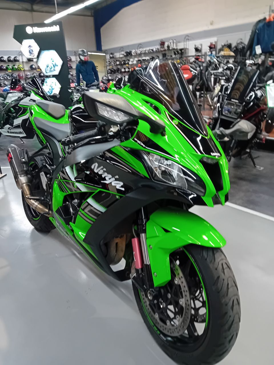 KAWASAKI ZX-10R 4
