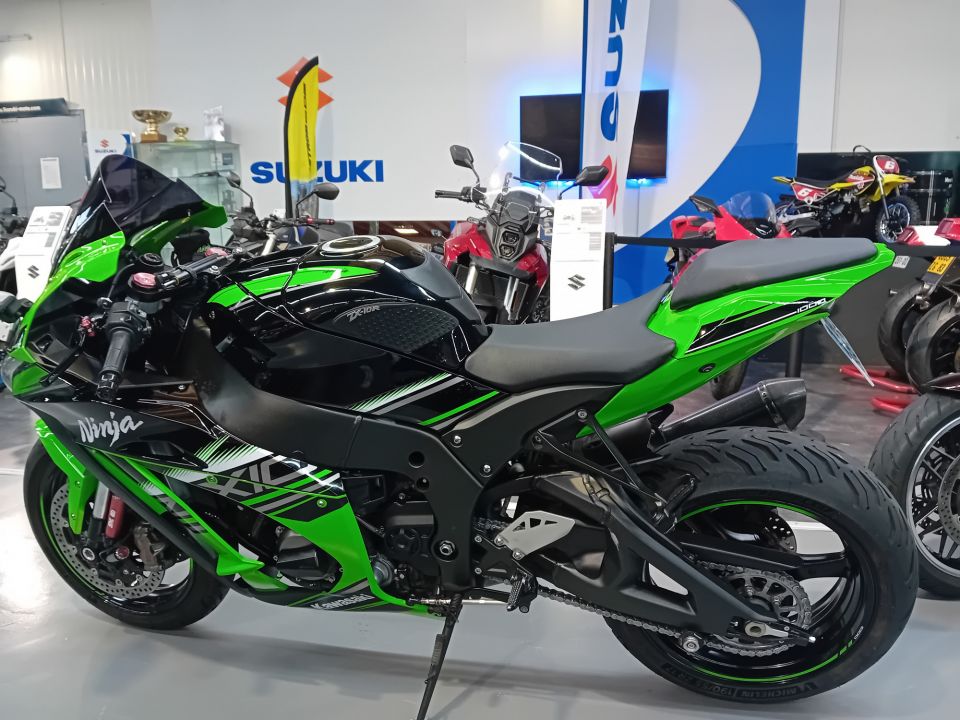 KAWASAKI ZX-10R 4