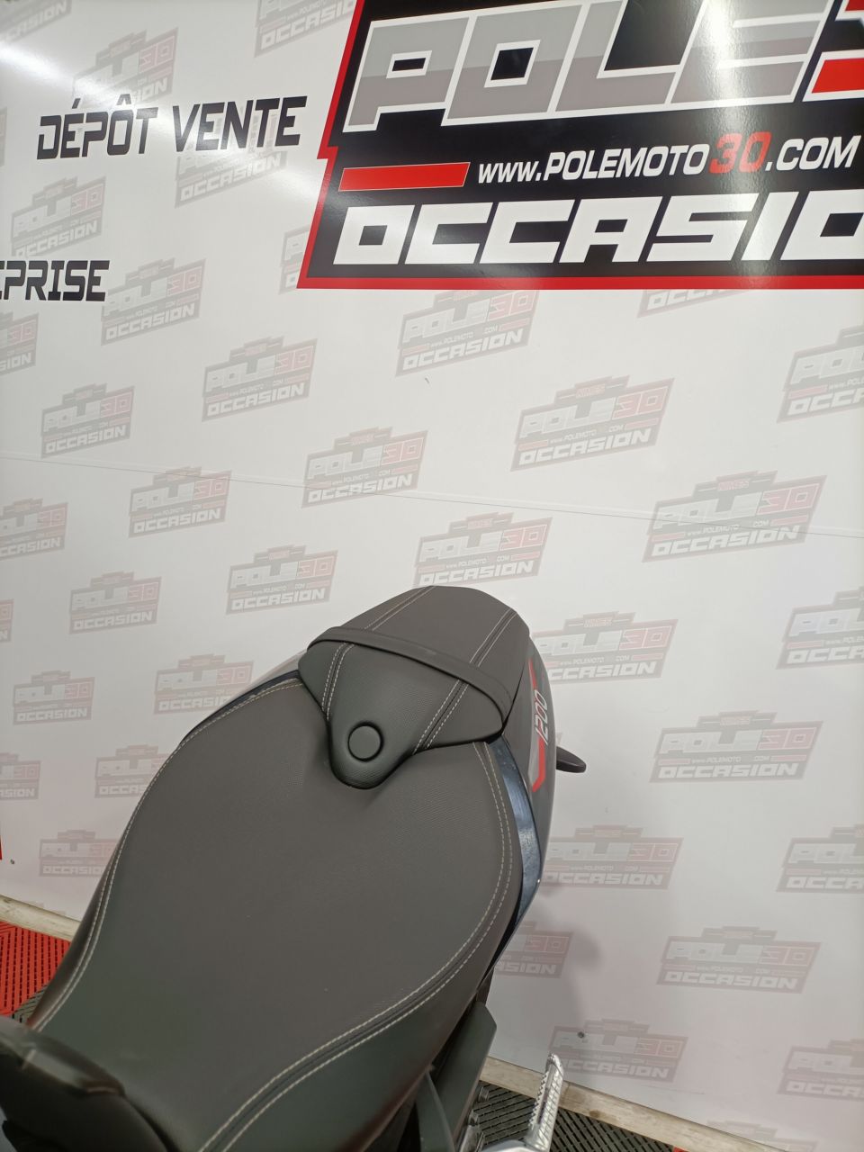 TRIUMPH SPEED TRIPLE 1200 RS 4