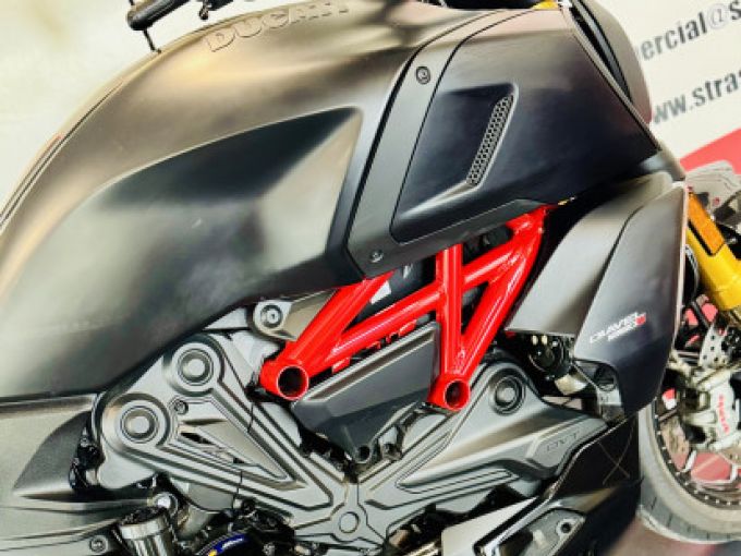 DUCATI DIAVEL 1260S 4