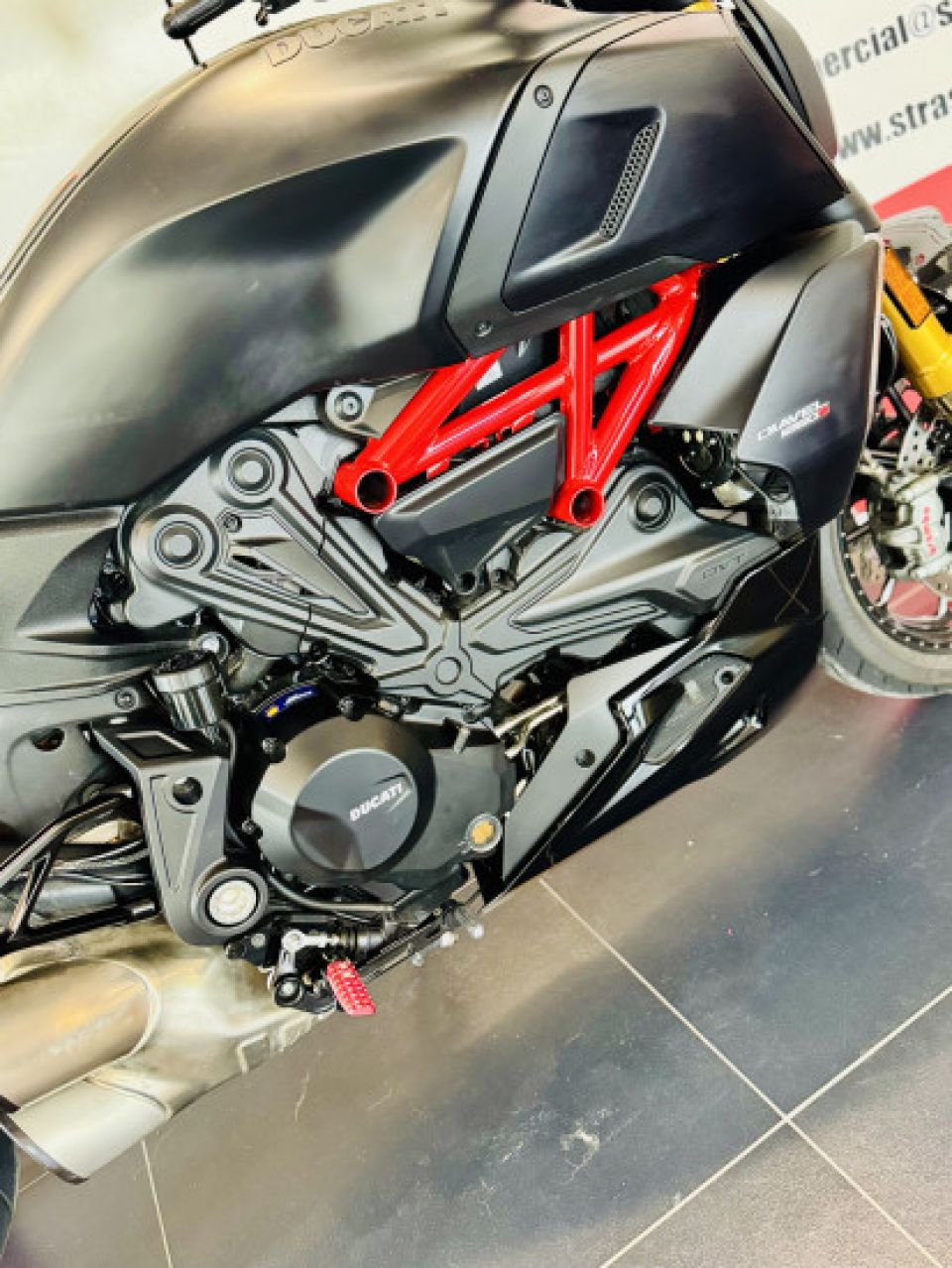 DUCATI DIAVEL 1260S 4