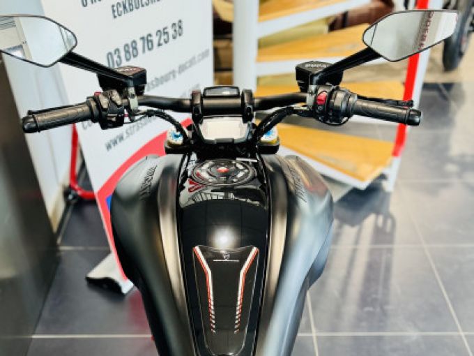 DUCATI DIAVEL 1260S 4