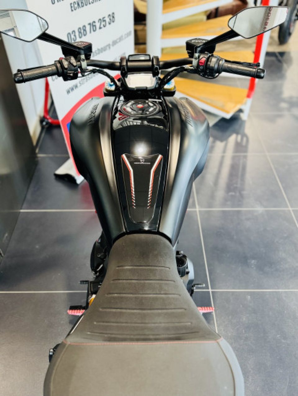 DUCATI DIAVEL 1260S 4