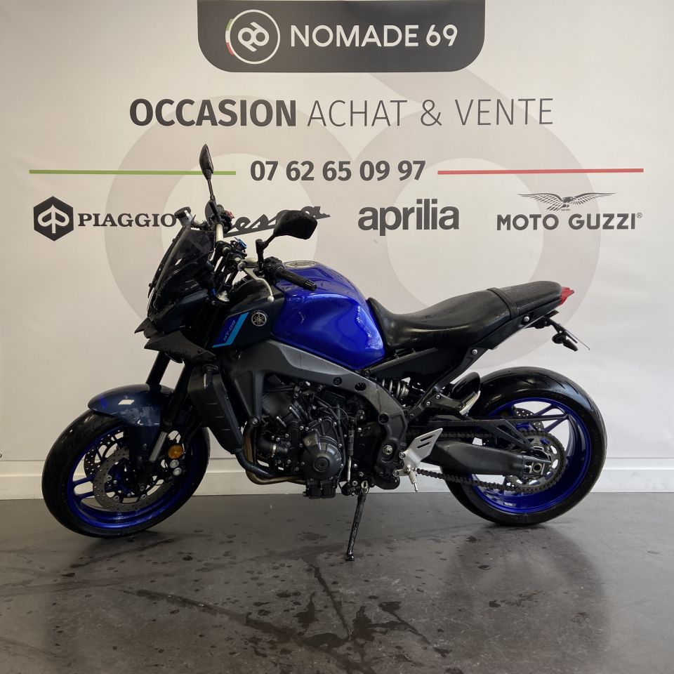 YAMAHA MT-09 4