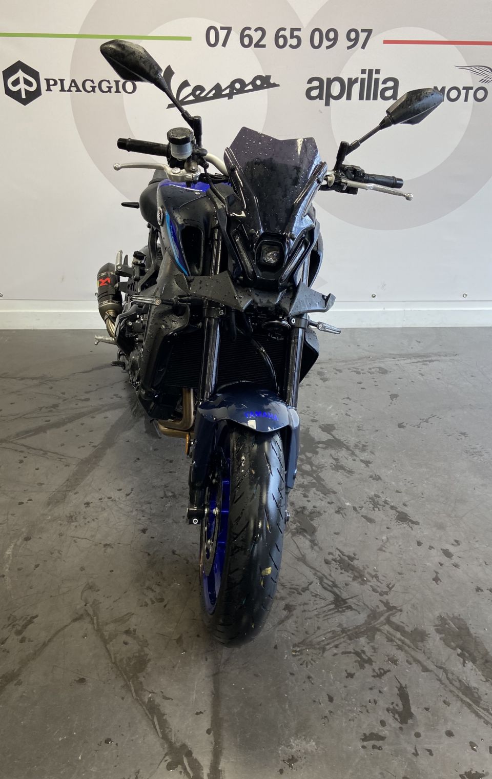 YAMAHA MT-09 4