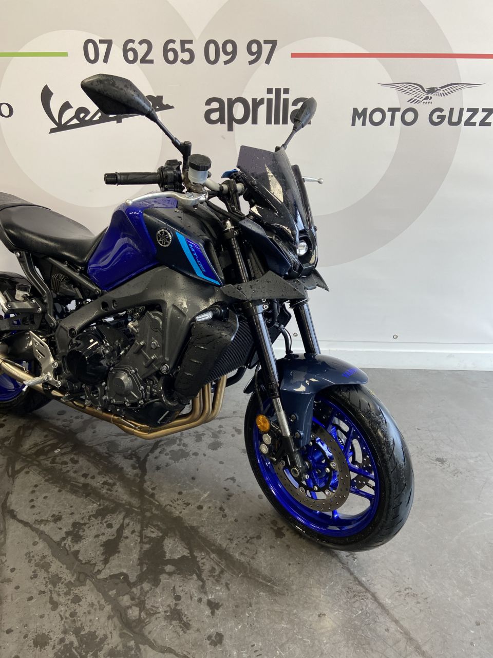 YAMAHA MT-09 4