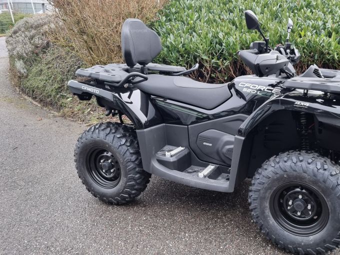 CF MOTO CFORCE 520 4