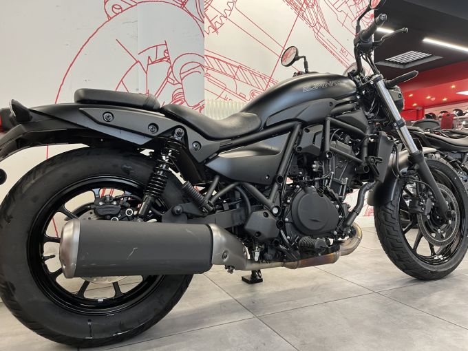 KAWASAKI Eliminator 500 4