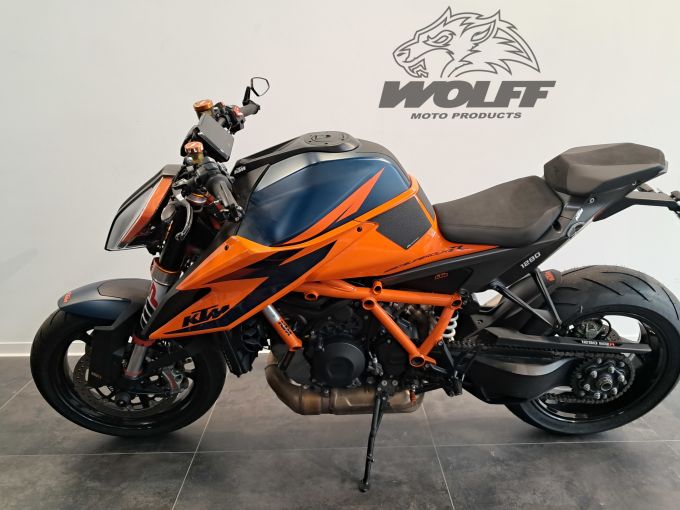 KTM 1290 SUPER DUKE R 4