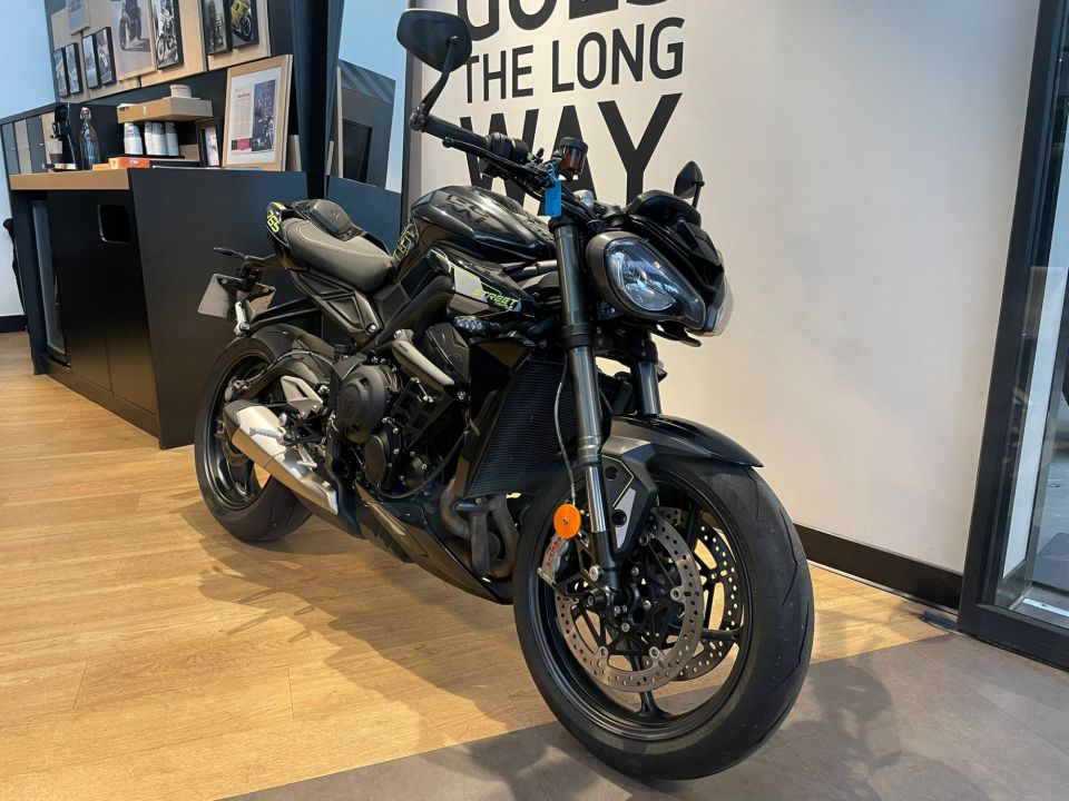 TRIUMPH STREET TRIPLE 765 RS 4