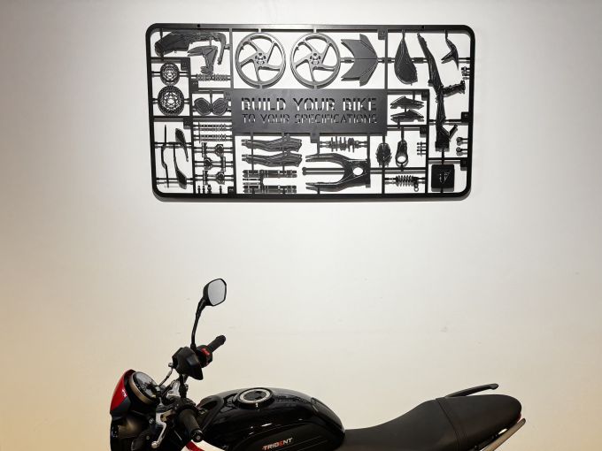 TRIUMPH TRIDENT 660 4
