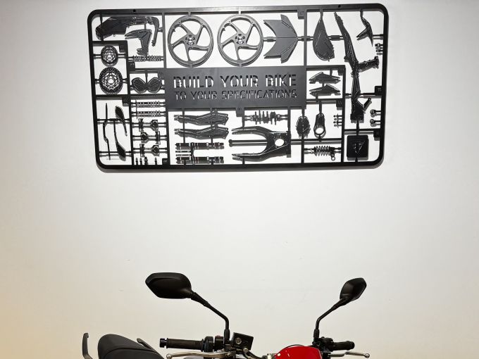 TRIUMPH TRIDENT 660 4