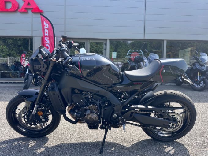 YAMAHA XSR  900 4