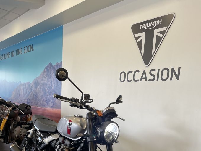 TRIUMPH SPEED TWIN 900 4