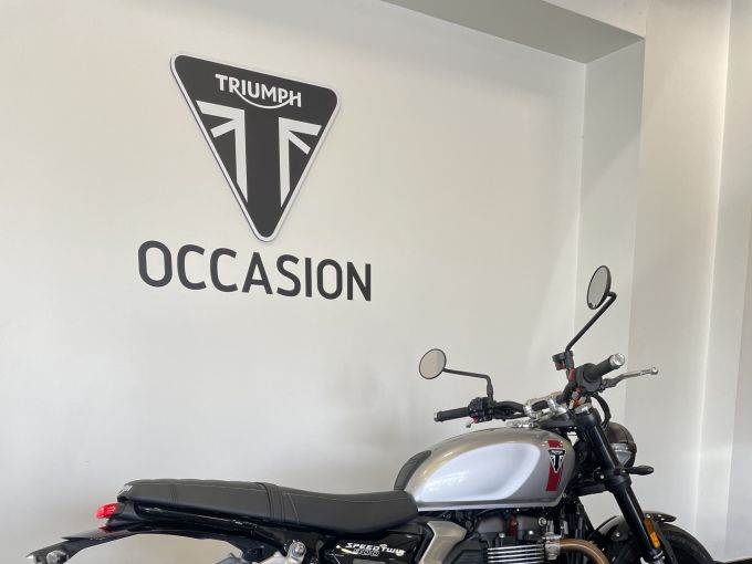 TRIUMPH SPEED TWIN 900 4