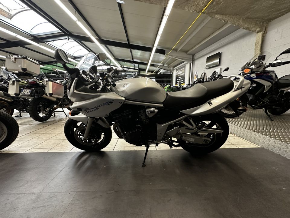 SUZUKI GSF 1200 S BANDIT 4
