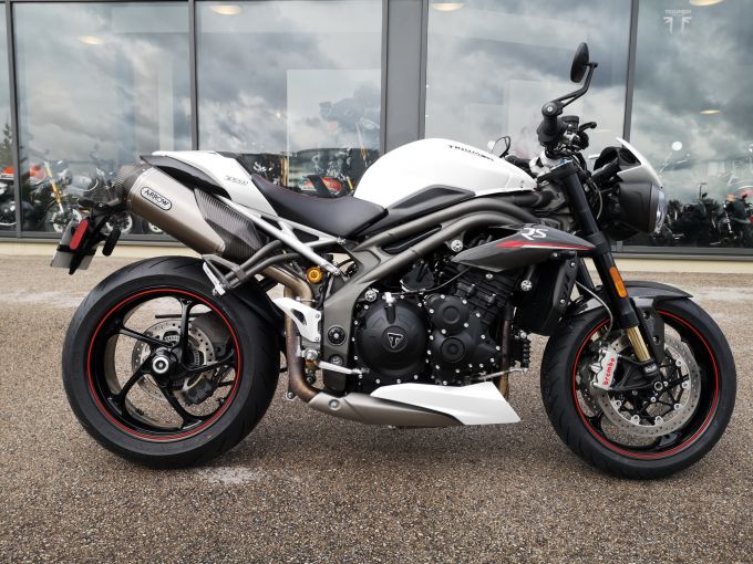 TRIUMPH SPEED TRIPLE 1050 RS 4