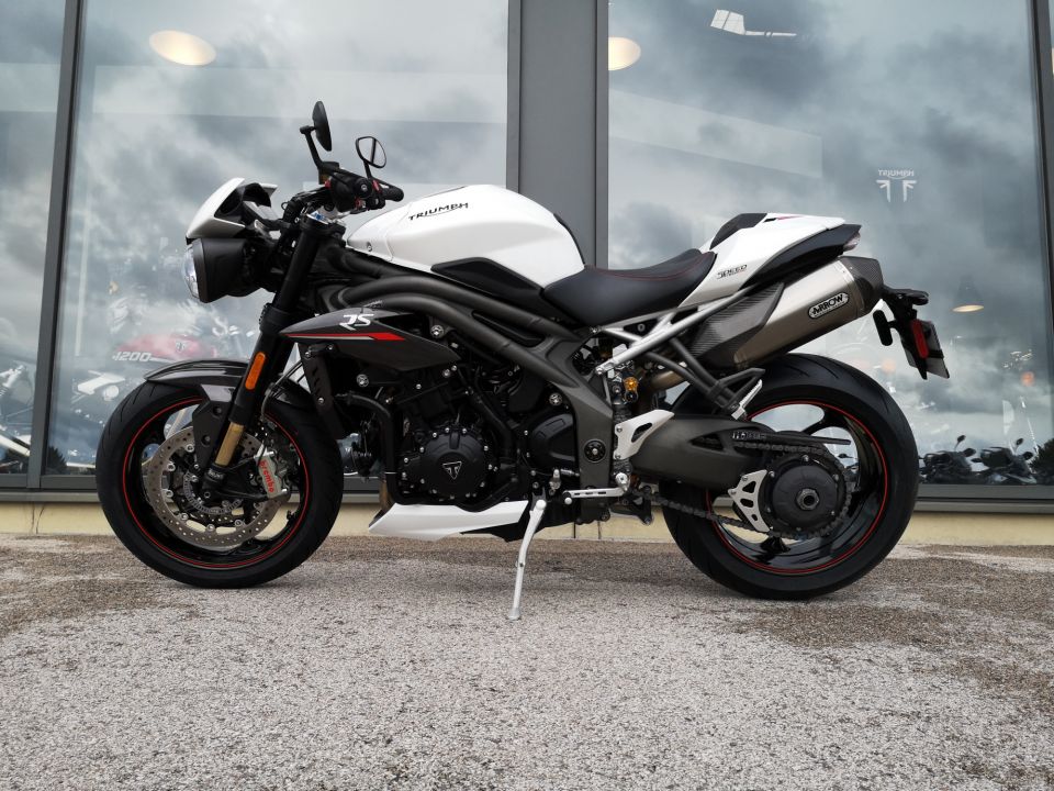 TRIUMPH SPEED TRIPLE 1050 RS 4