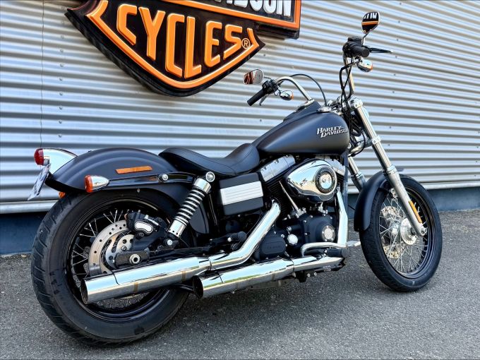 HARLEY-DAVIDSON DYNA STREET BOB 1584 4