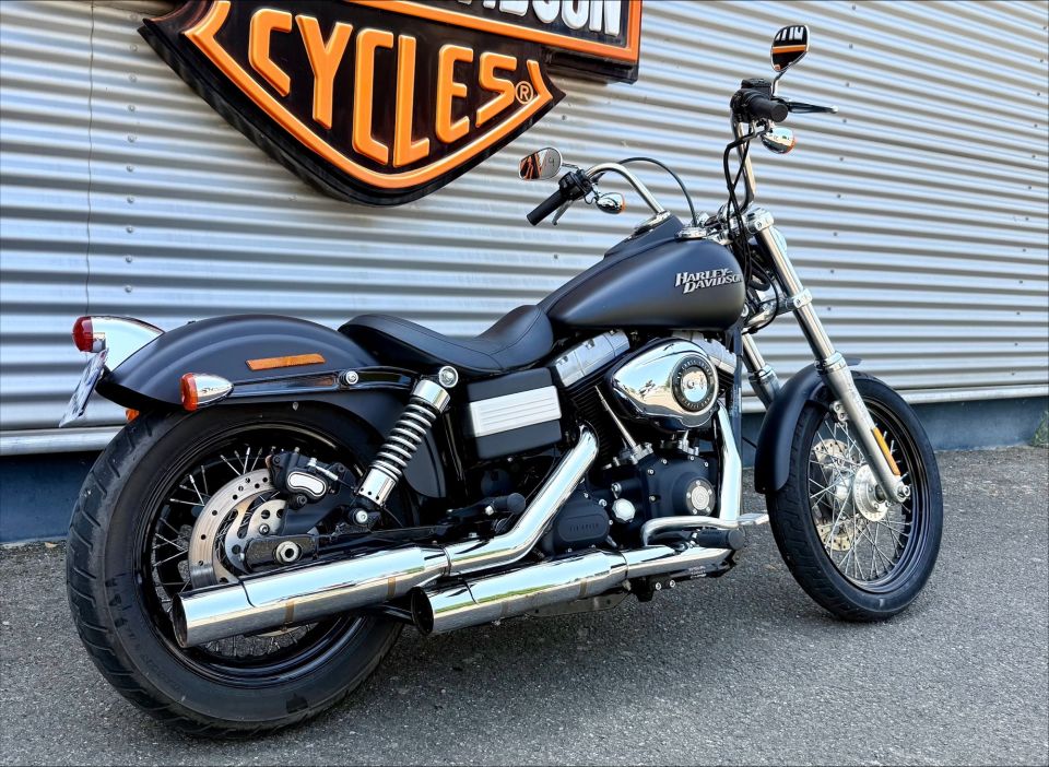 HARLEY-DAVIDSON DYNA STREET BOB 1584 4