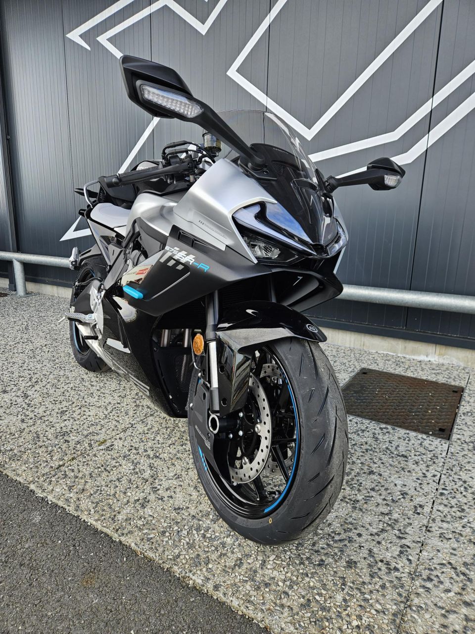 CF MOTO 675SR-R 4