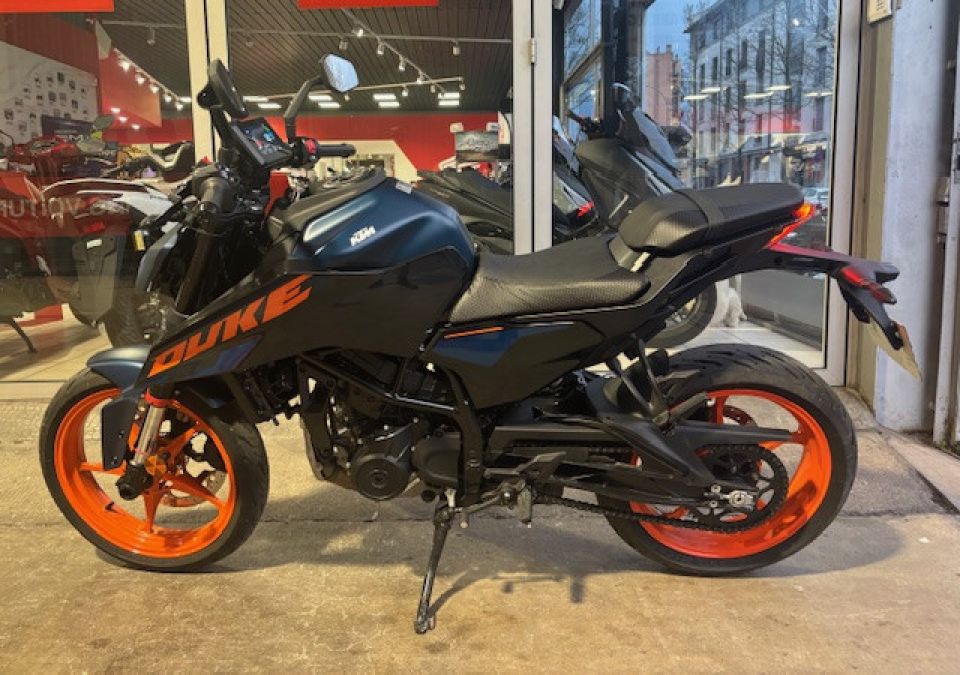 KTM 125 DUKE ABS 4
