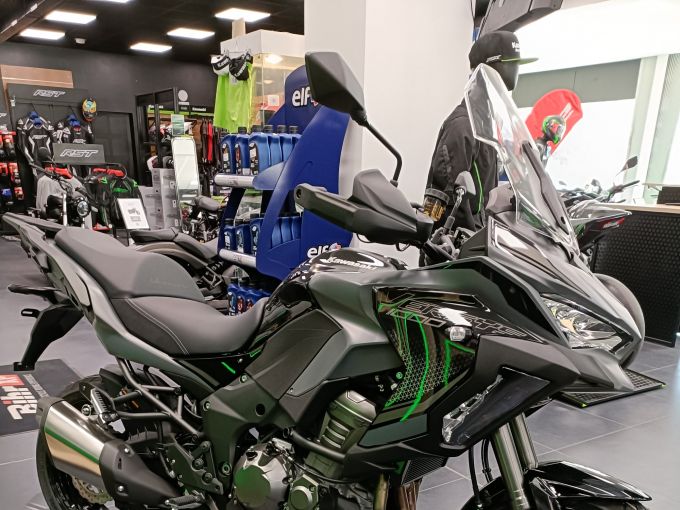 KAWASAKI VERSYS 1000 SE NEUF 0KMS 2024  (suspension electronique ) A SAISIR GARANTIE 4ANS 4