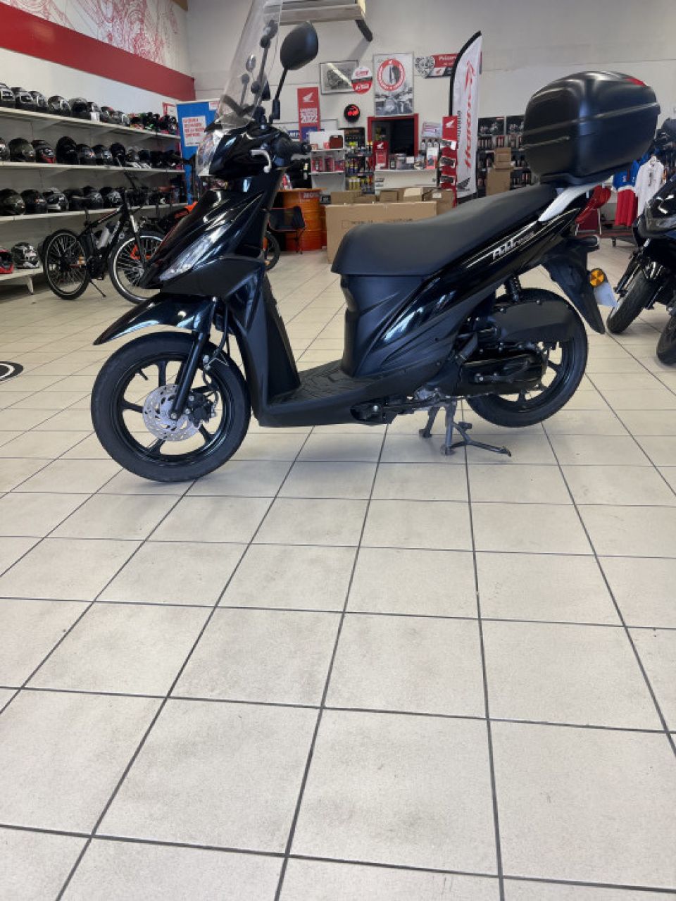 SUZUKI ADDRESS 125 4