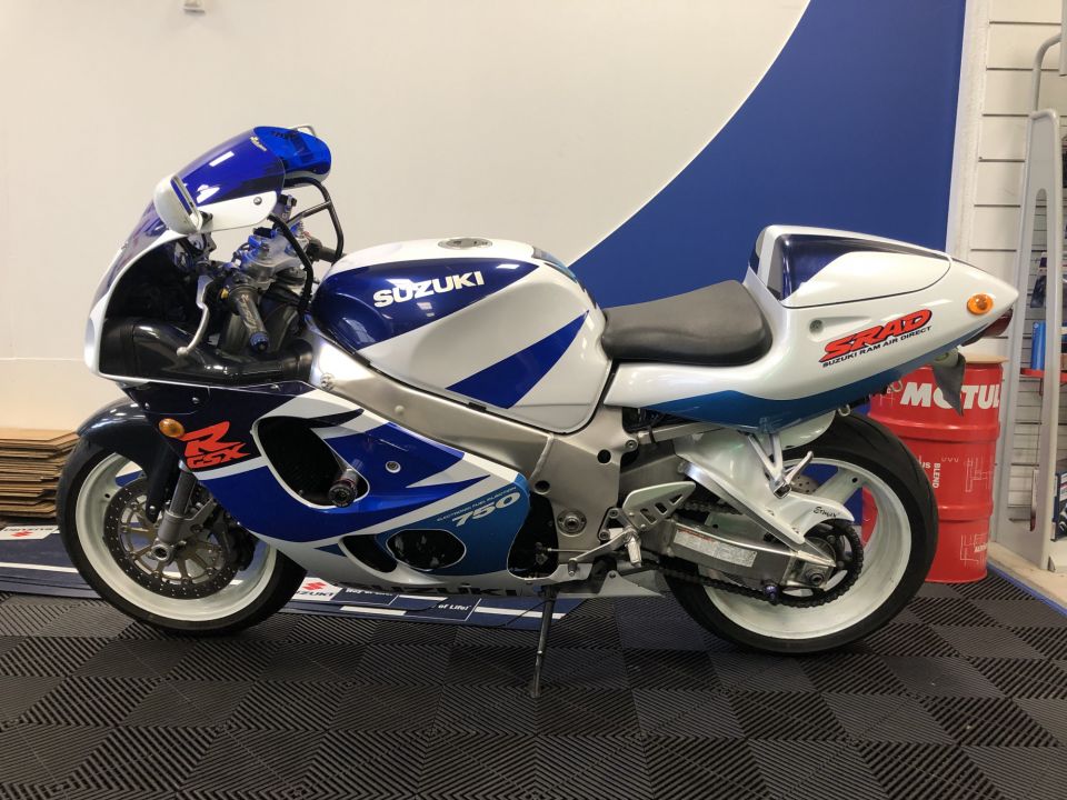 SUZUKI GSX-R 750 4