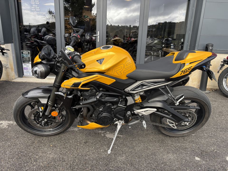 TRIUMPH STREET TRIPLE 765 RS 4
