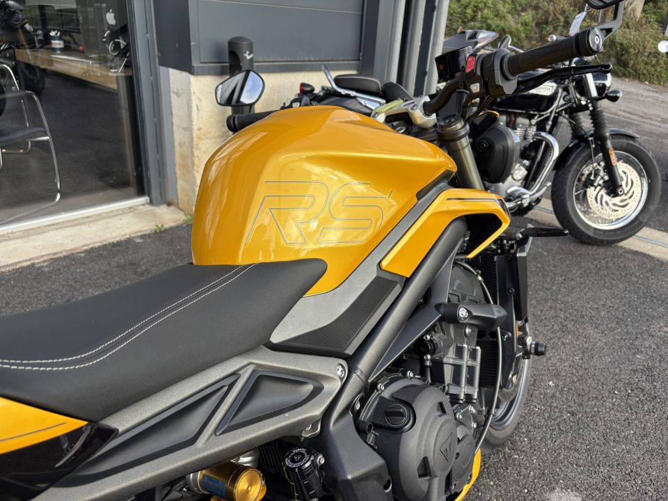 TRIUMPH STREET TRIPLE 765 RS 4