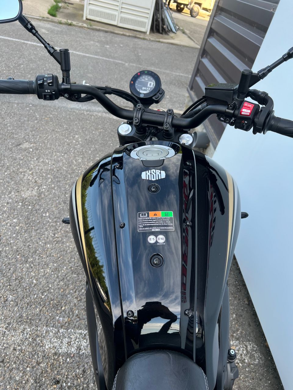 YAMAHA XSR 700 ABS 4