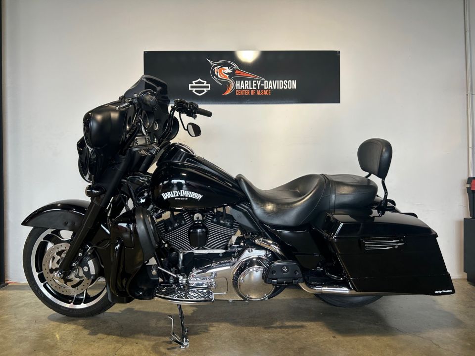 HARLEY-DAVIDSON TOURING STREET GLIDE 1584 4