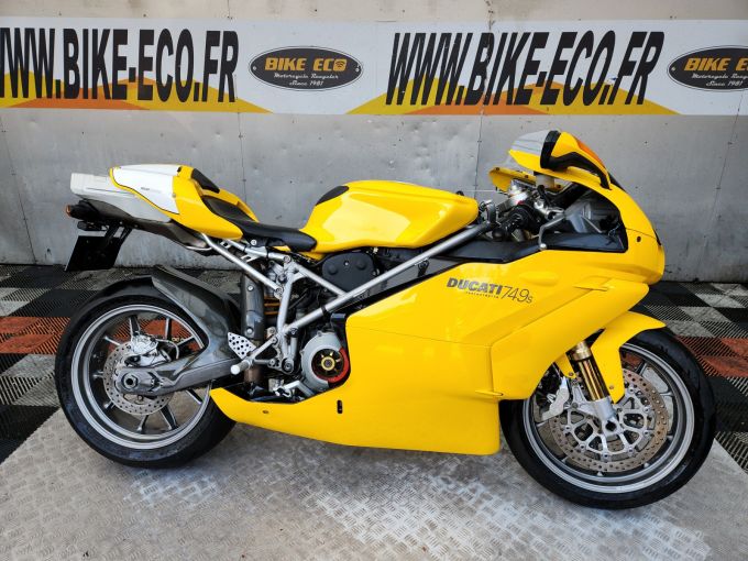 DUCATI 749 S 4