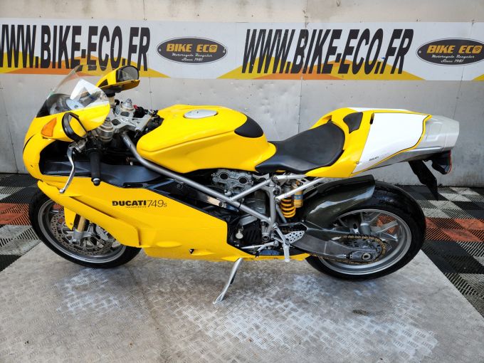 DUCATI 749 S 4
