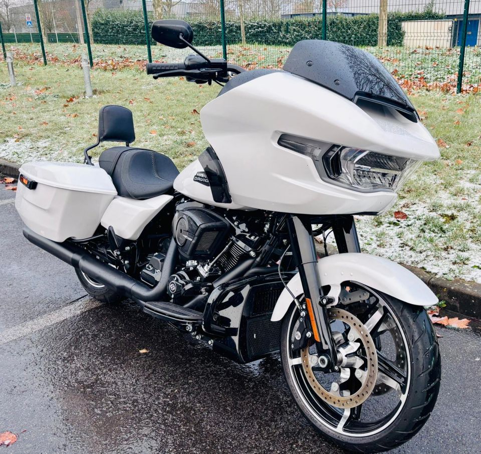 HARLEY-DAVIDSON TOURING ROAD GLIDE 1923 4