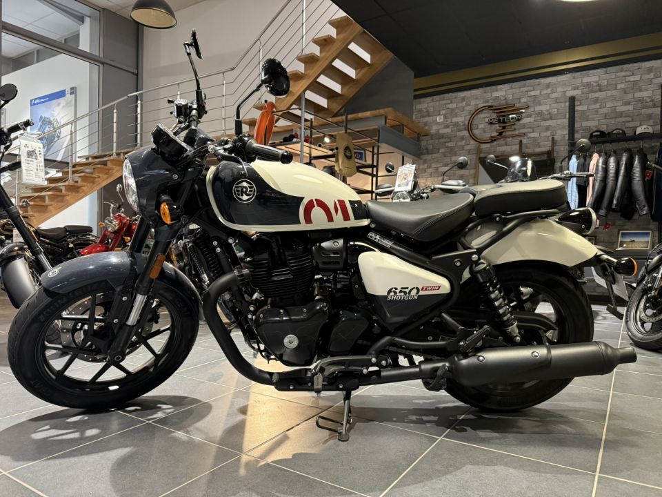 ROYAL ENFIELD SHOTGUN 650 4