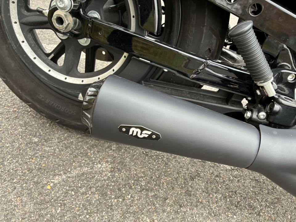 HARLEY-DAVIDSON SPORTSTER IRON 883 4