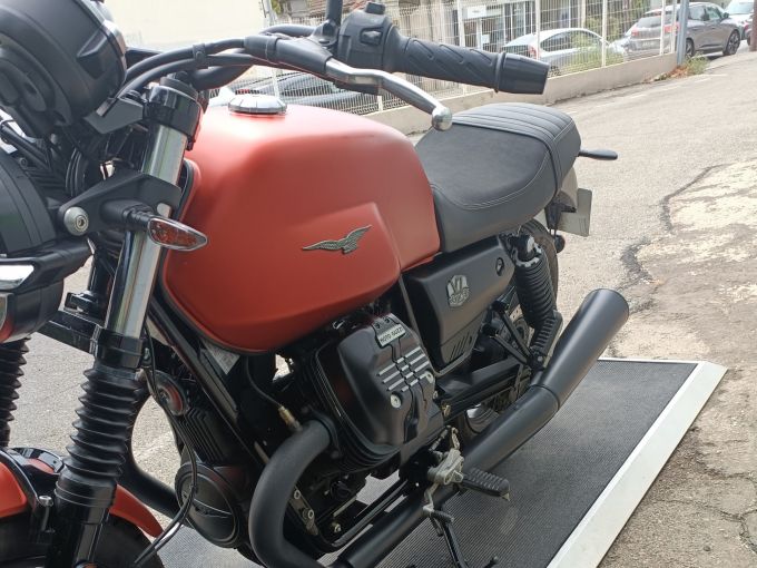 MOTO GUZZI GUZZI V7 STONE 850 cm3 1ER MAIN REVISEE 4