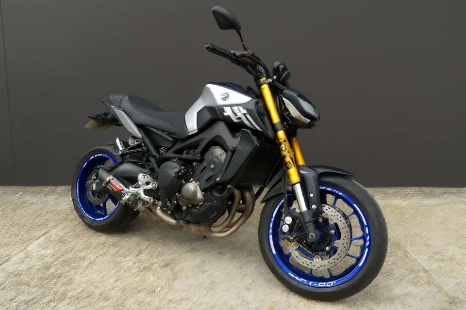 YAMAHA MT-09 SP 4