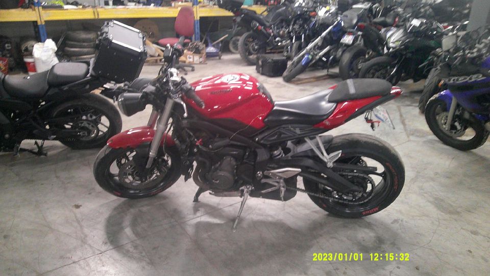 TRIUMPH Street Triple 660 4