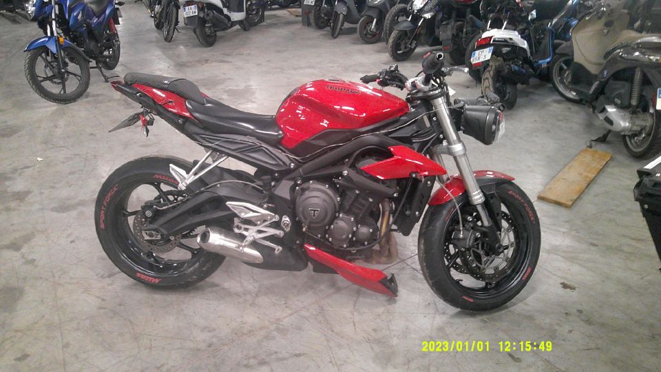 TRIUMPH Street Triple 660 4
