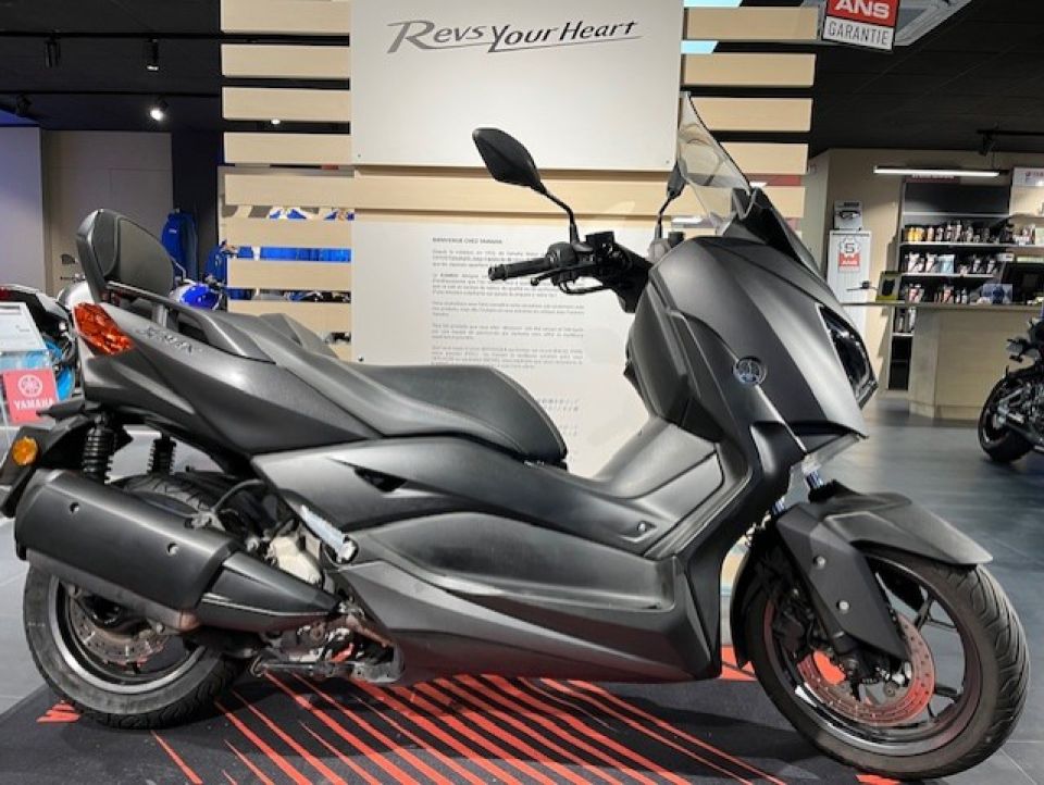 YAMAHA XMAX 300 4