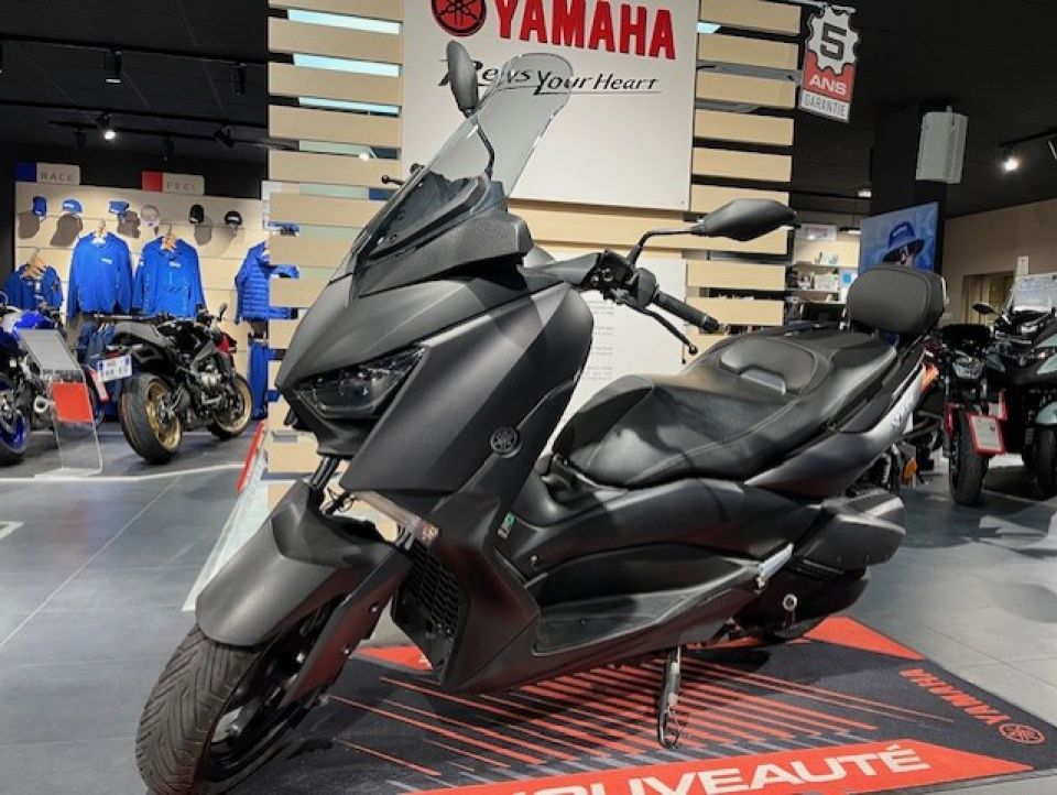 YAMAHA XMAX 300 4