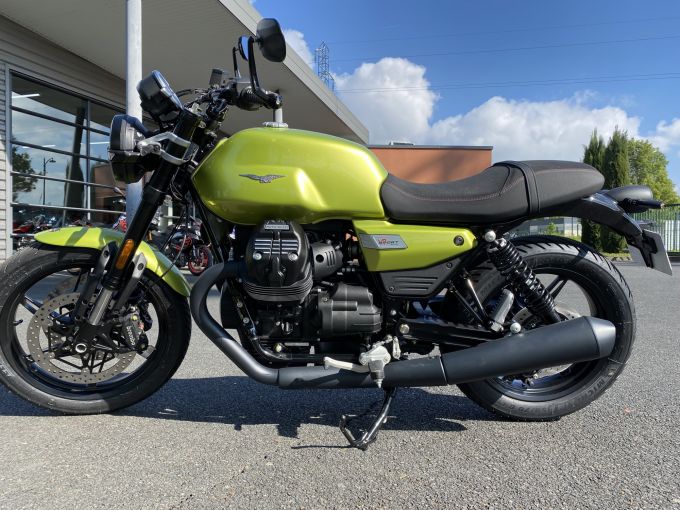 MOTO GUZZI V7 4