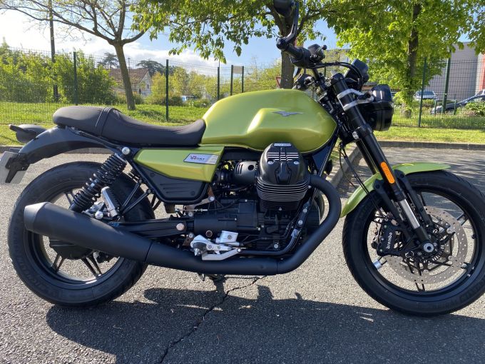 MOTO GUZZI V7 4