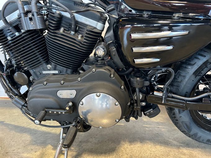 HARLEY-DAVIDSON SPORTSTER 883 N 4