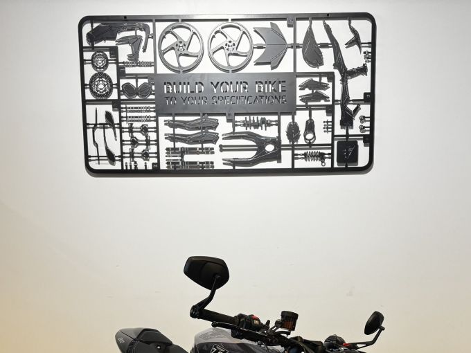 TRIUMPH SPEED TRIPLE 1200 RS 4