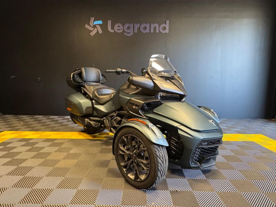 CAN-AM SPYDER F3 4