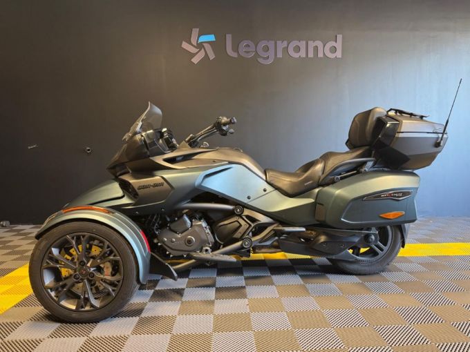 CAN-AM SPYDER F3 4